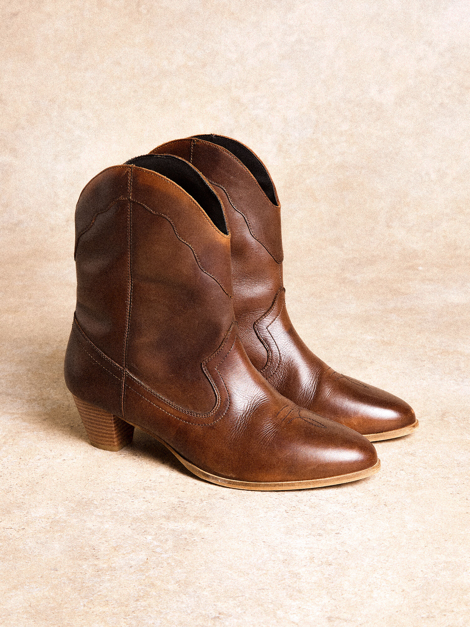 Short cowboy boots new arrivals