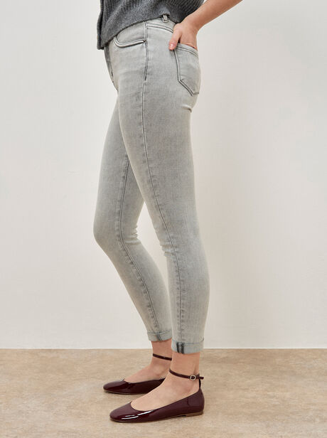 Sienna Skinny Fit Light Wash Jeans