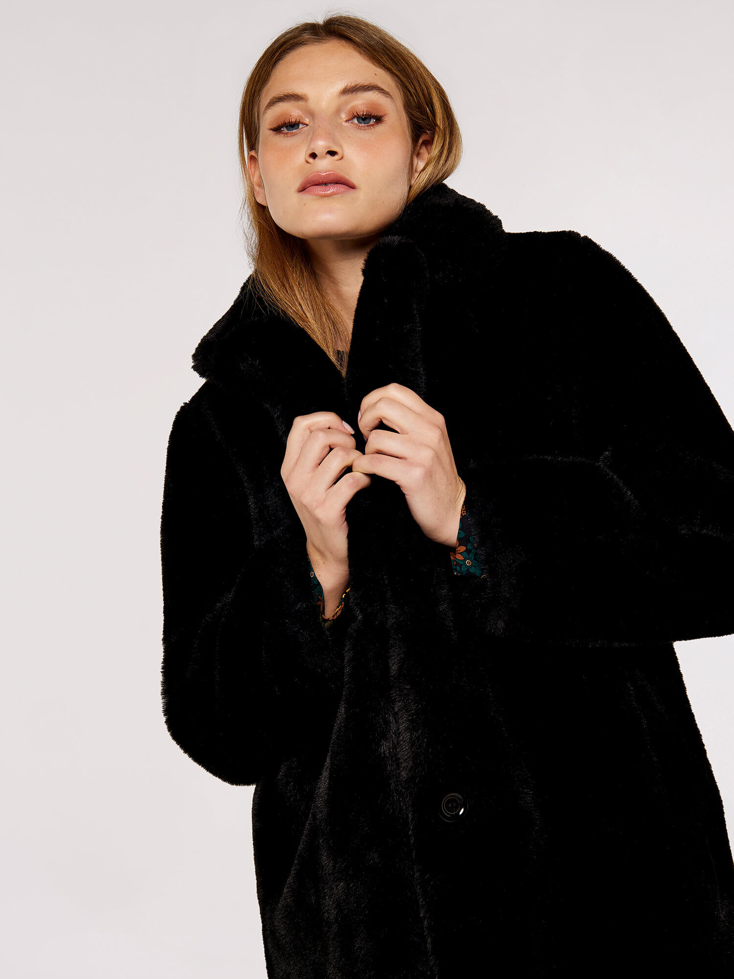 Oversized black fur coat hotsell
