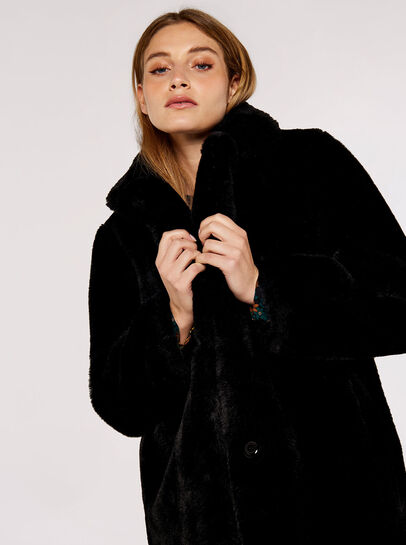 Oversized Super-Soft Faux Fur Coat