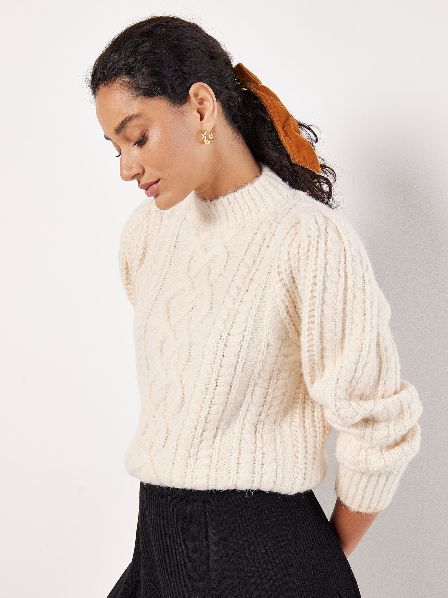 Cream chunky knit sweater online