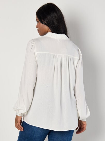 Curve Chevron Textured Shirt