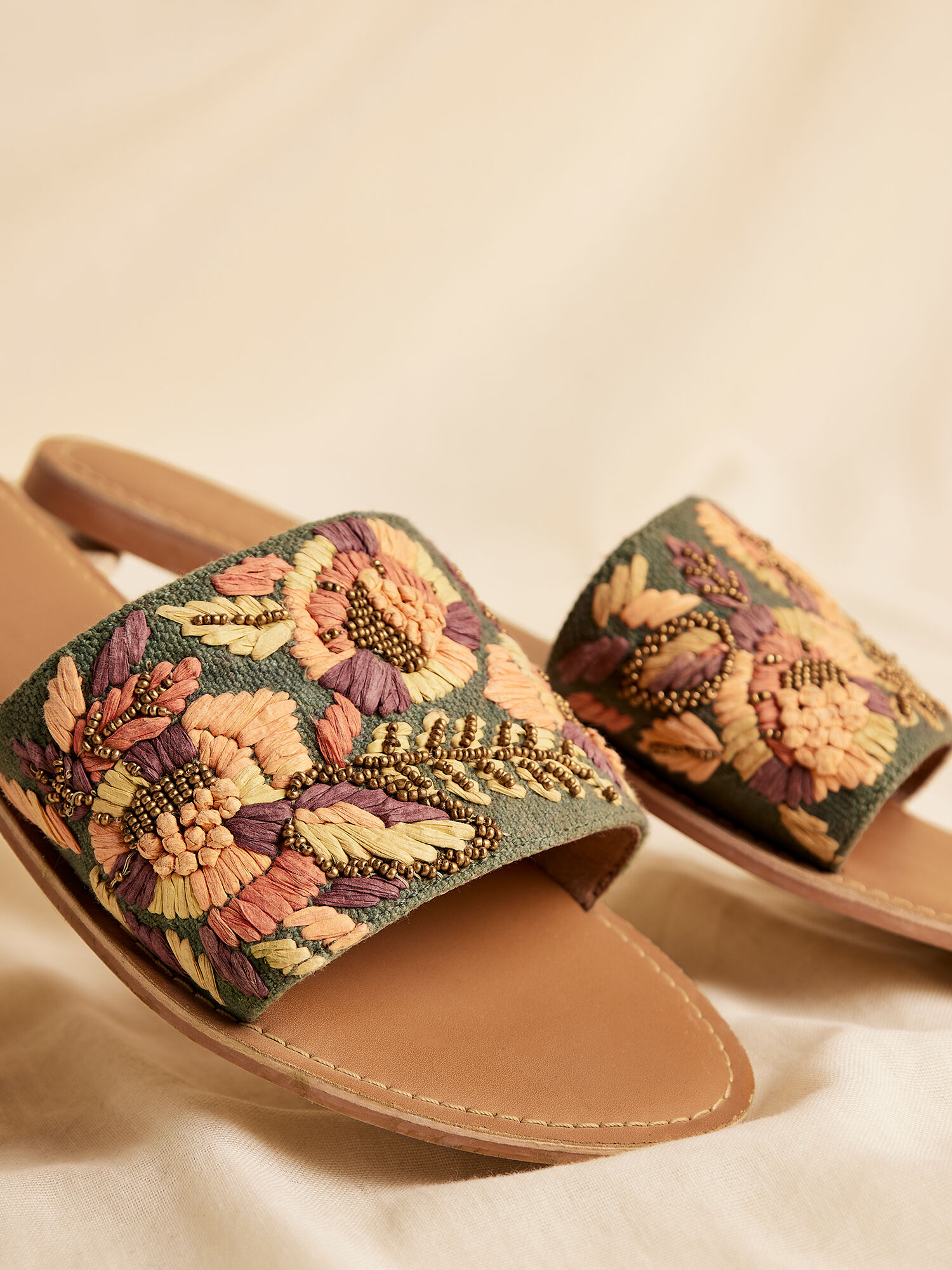 Embroidered flat sandals shop
