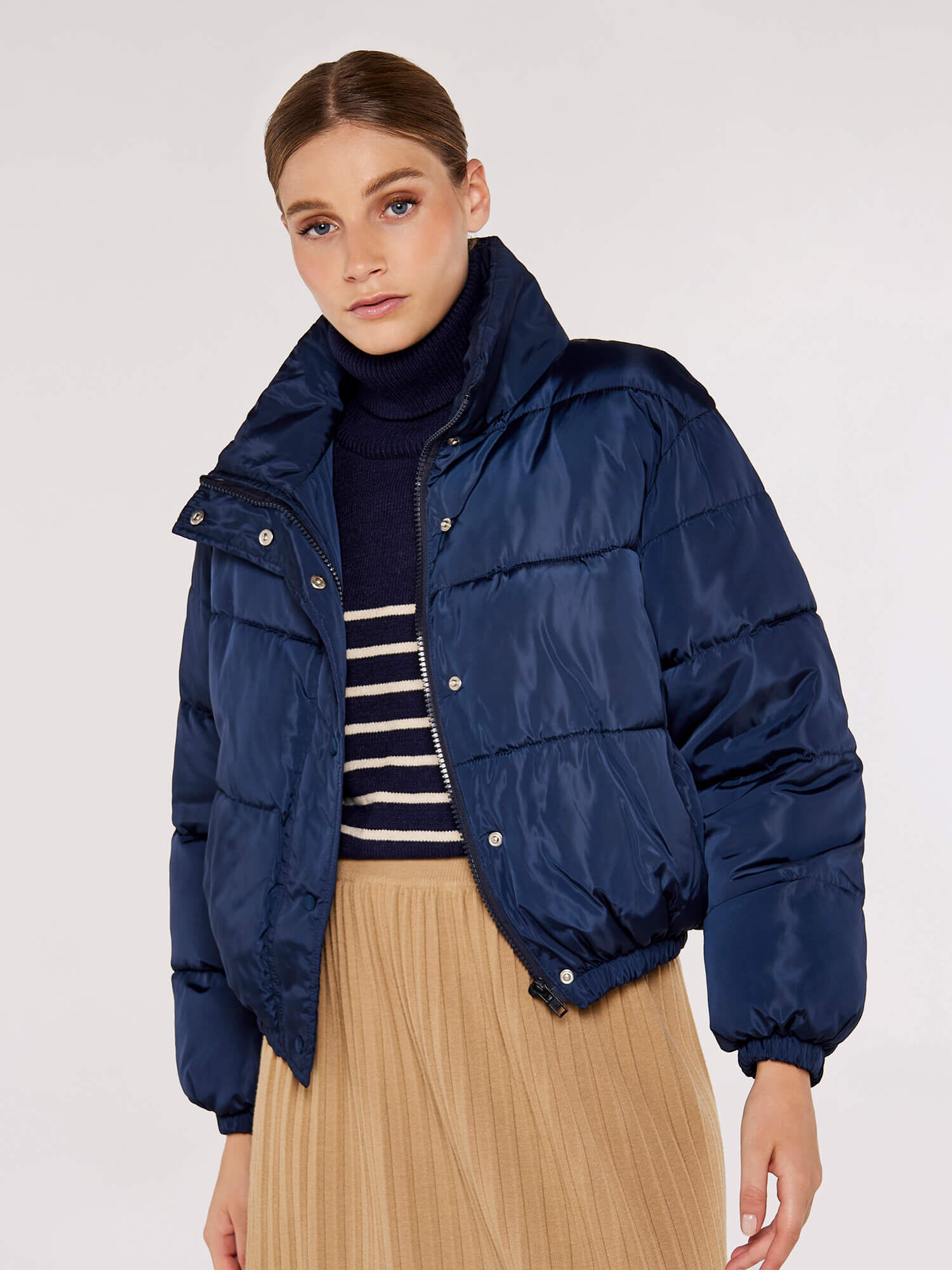 Navy cropped puffer on sale jacket