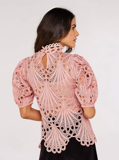 Shell Lace Scallop Top