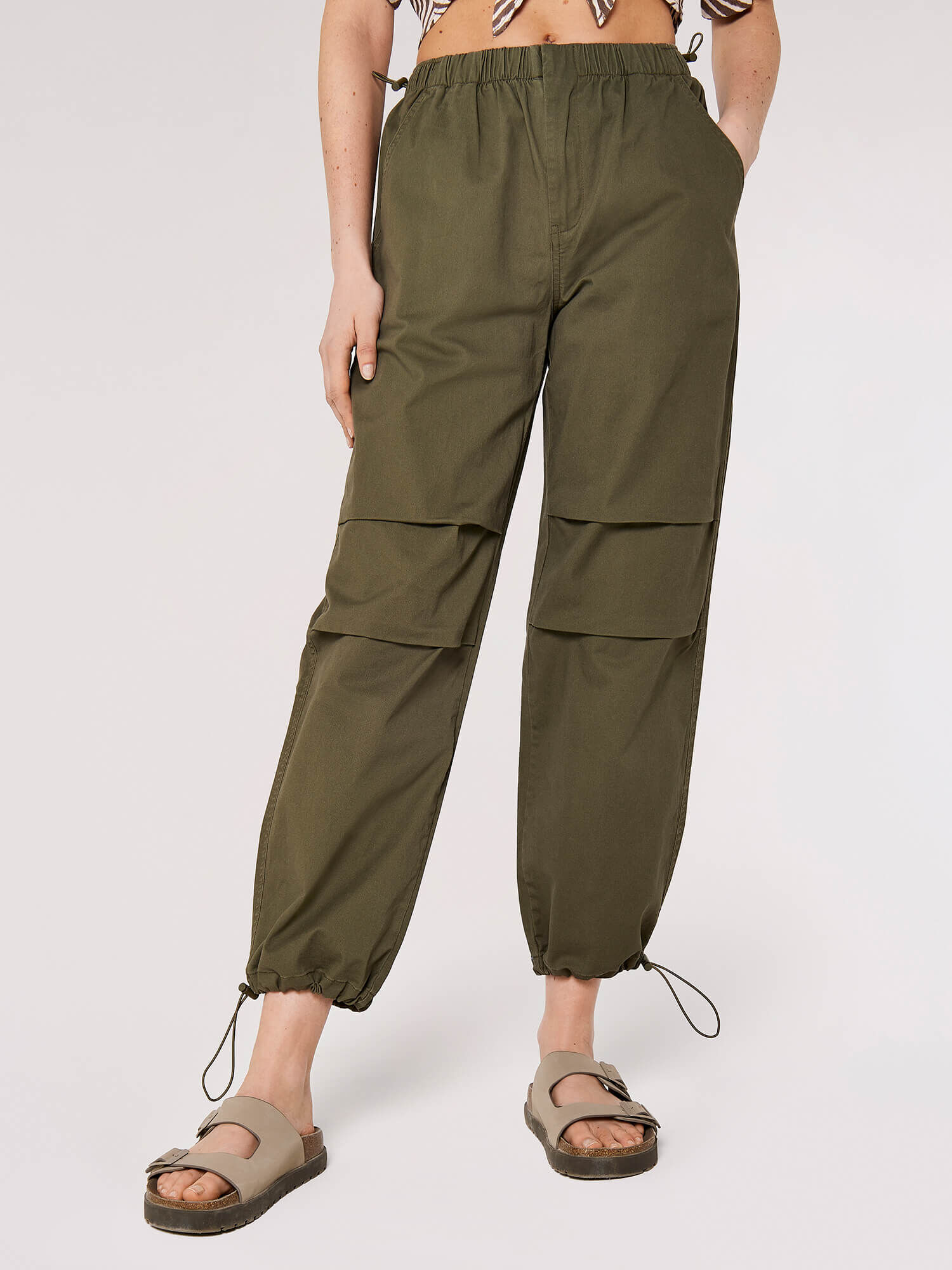 Pleat Tie Cargo Trousers