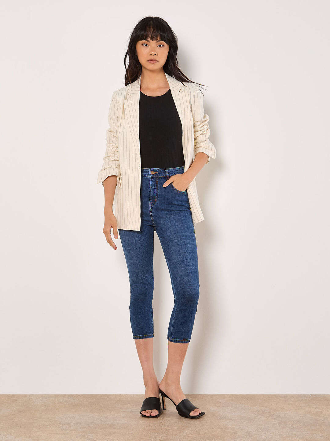 Sara Skinny Fit Capri Jeans