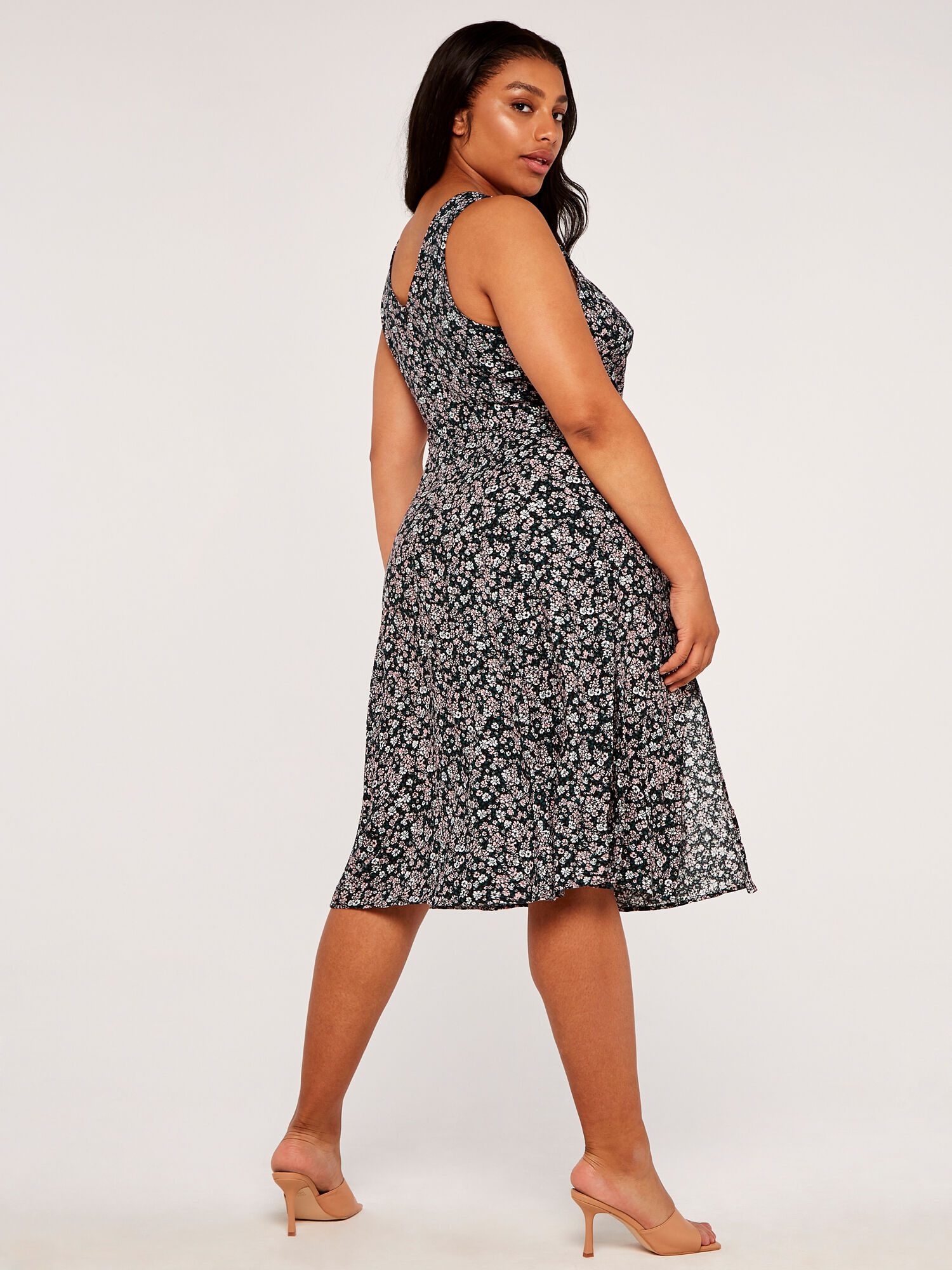 Robe Midi Fendue A Plis Fleuris Curve Vetements Apricot