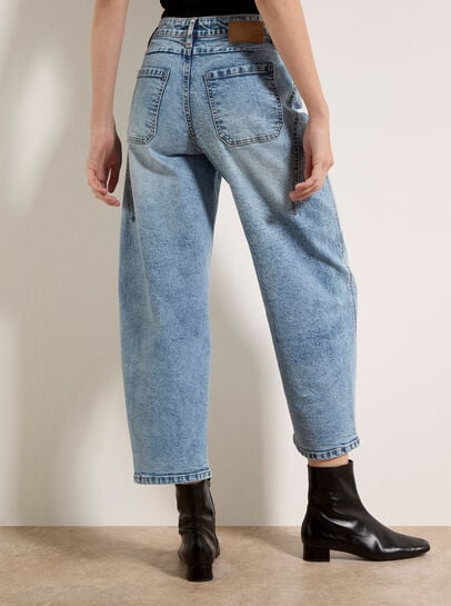Mei Light-Wash Barrel Jeans