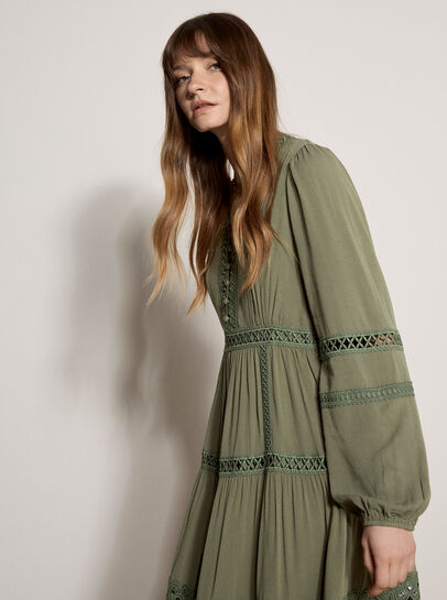 Lace Trim Tiered Midi Dress