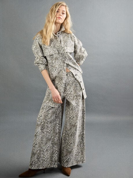 Zimi Wide-Leg Leopard Print Jeans