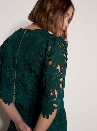 Guipure Lace Daisy Crop Top