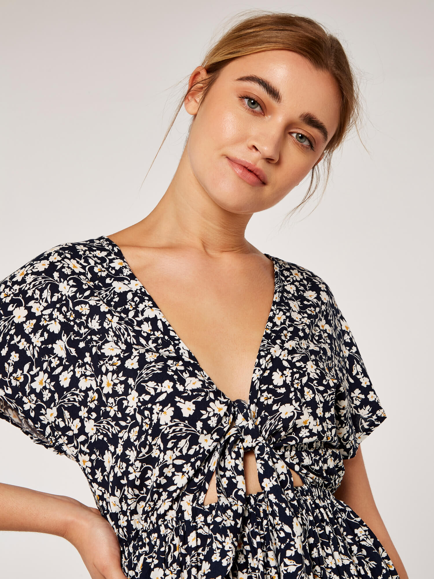 Floral tie front dress outlet
