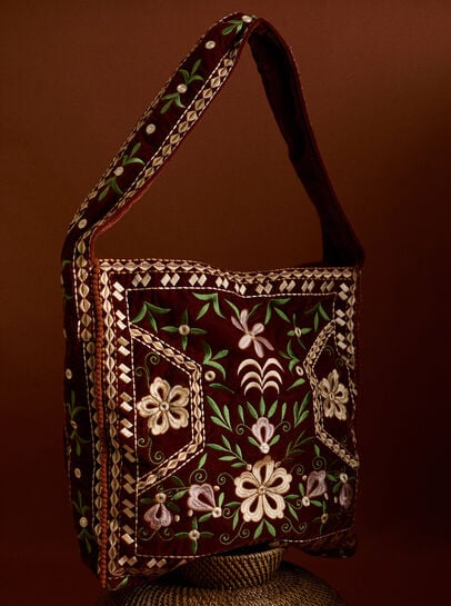 Floral Embroidered Shoulder Bag