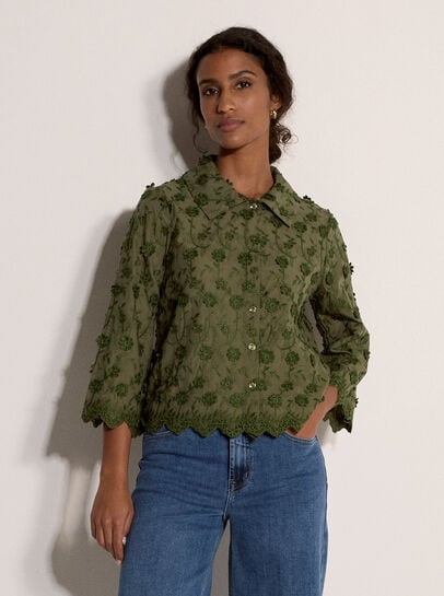 Applique Flowers Cropped Shirt