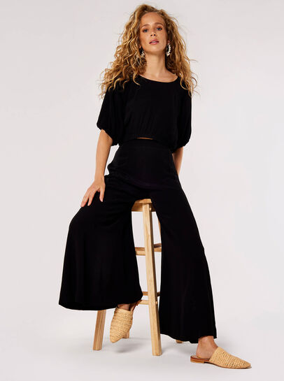 Relaxed Wide-Leg Fluid Trousers