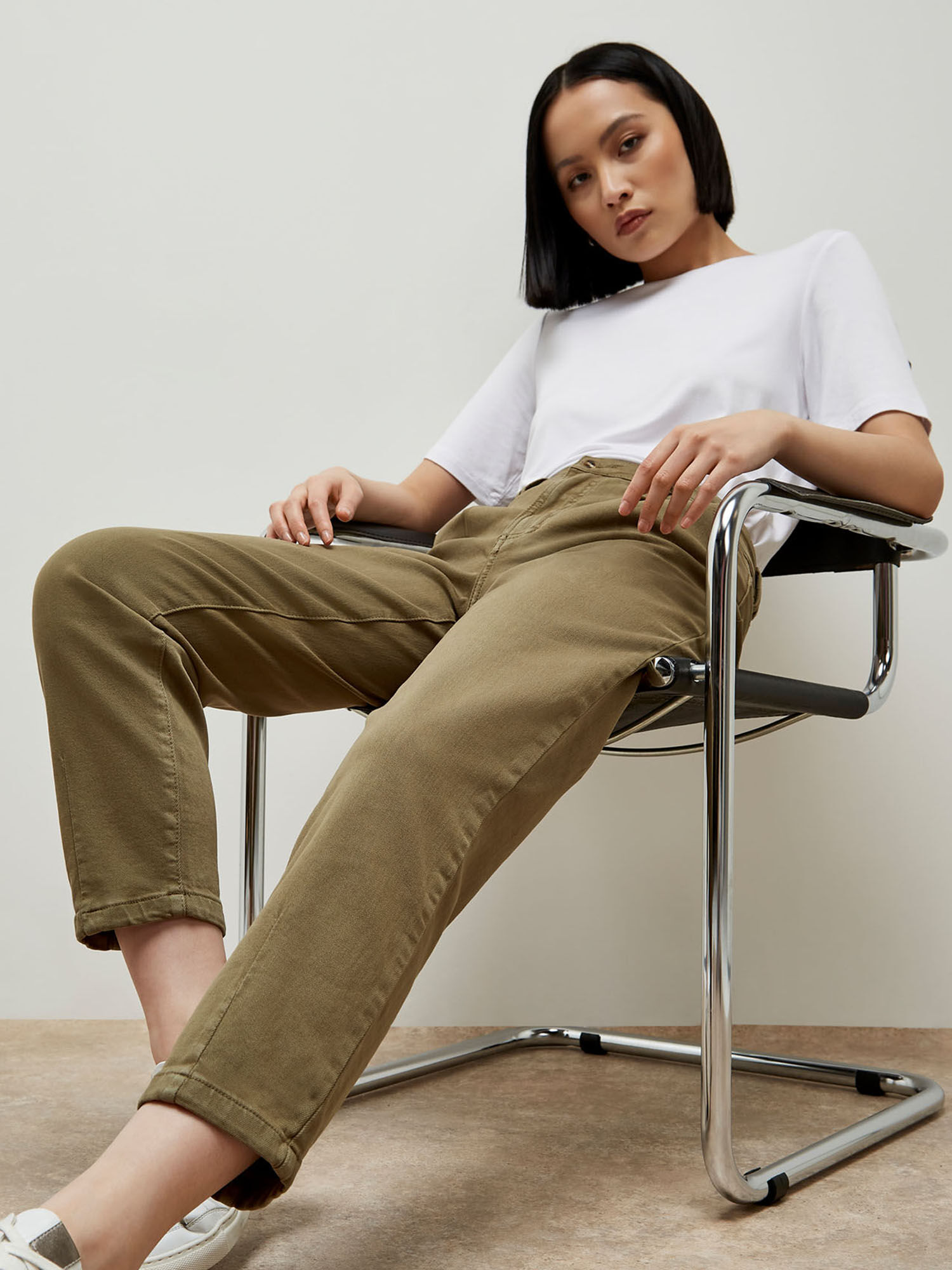 Chino Mid-Rise Mom Jeans | Apricot Clothing Chino Mid-Rise Mom Jeans | Apricot Clothing