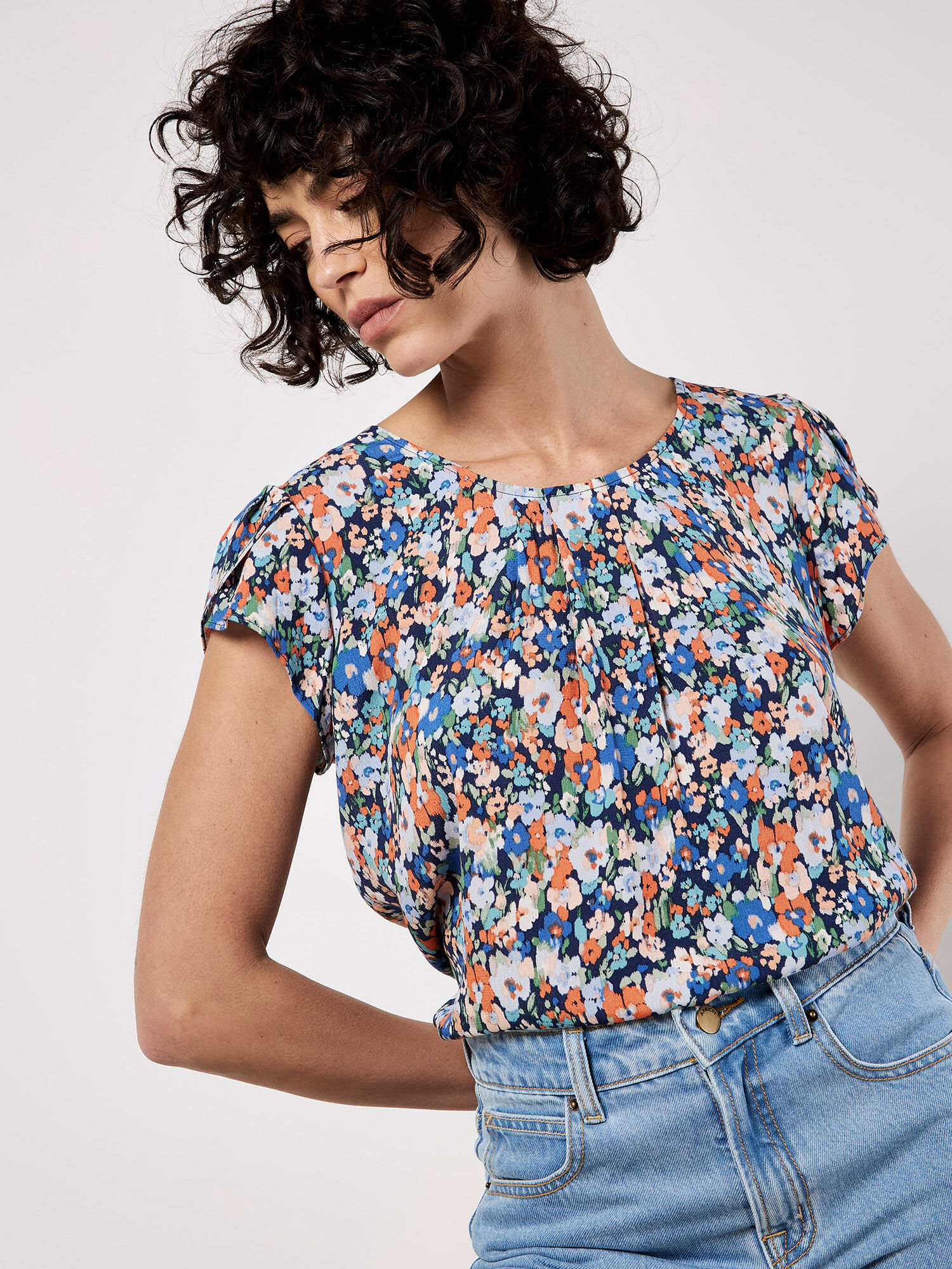 Ditsy Floral Tulip Sleeve Top | Apricot Clothing
