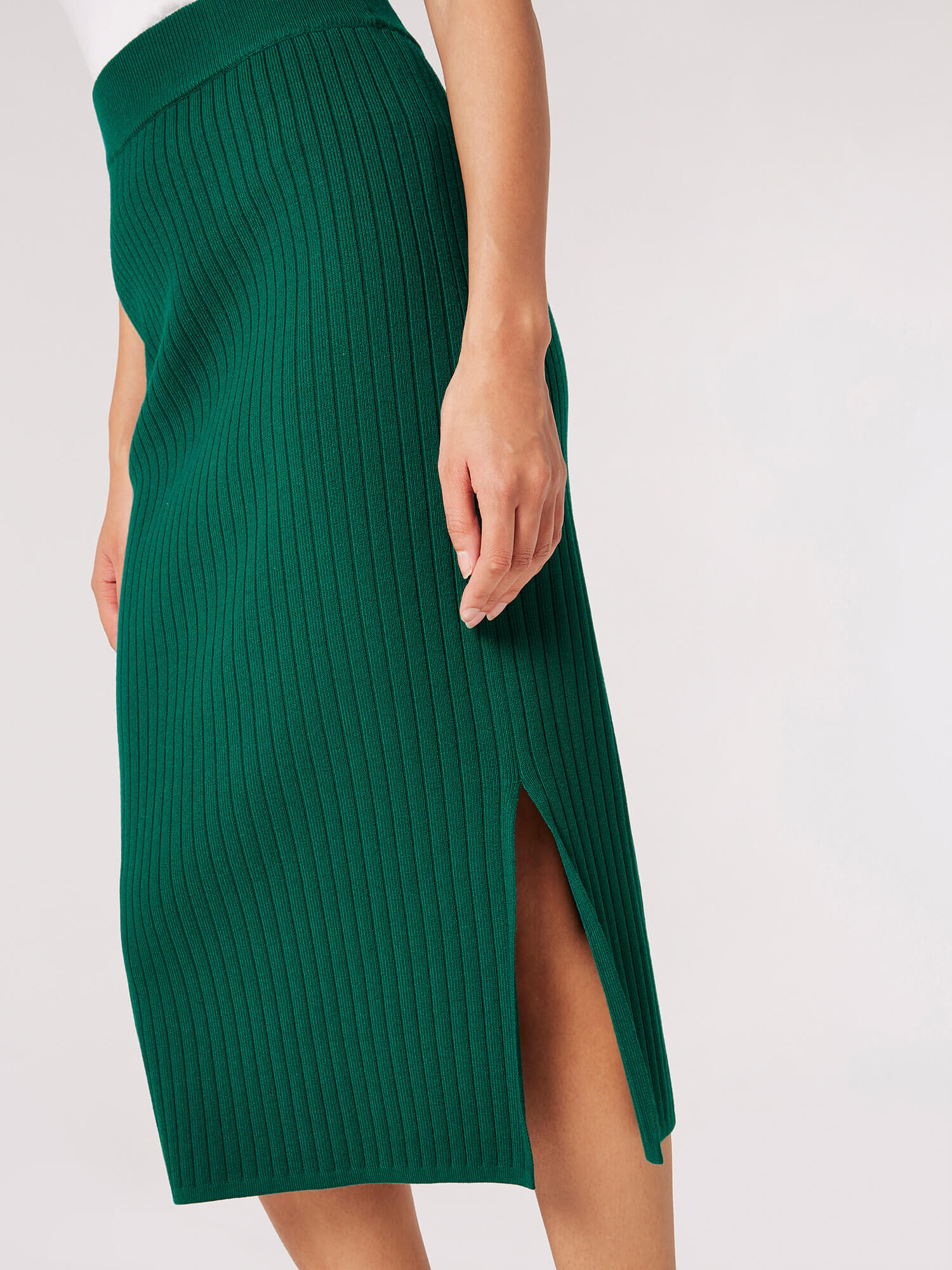Green ribbed midi skirt hot sale