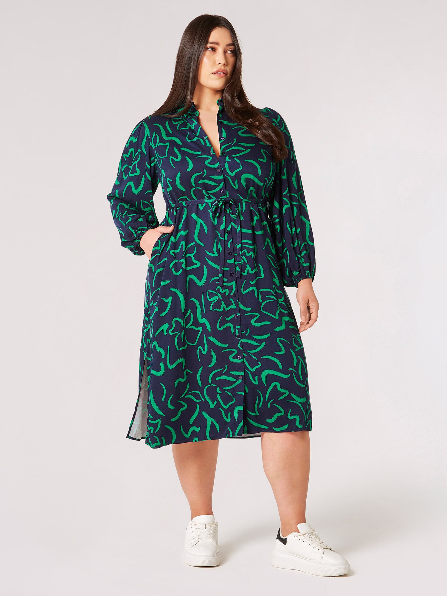 Curve wear shop