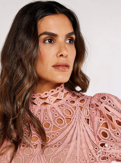 Shell Lace Scallop Top