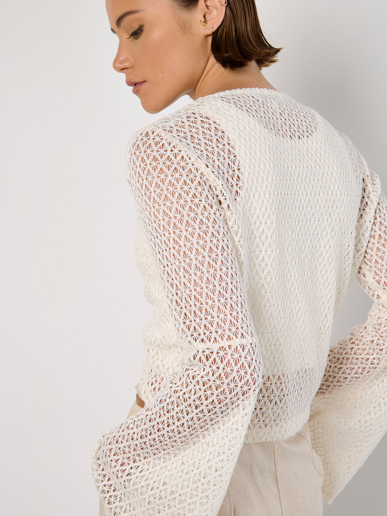 トップス AMERI HERRINGBONE JACQUARD KNIT CARDIGAN Ameri（アメリ）の「UND HERRINGBONE JACQUARD KNIT CARDIGAN