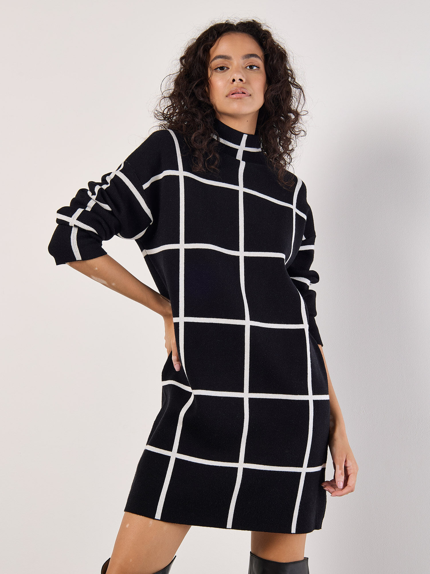 Robe Courte En Maille A Carreaux Vetements Apricot