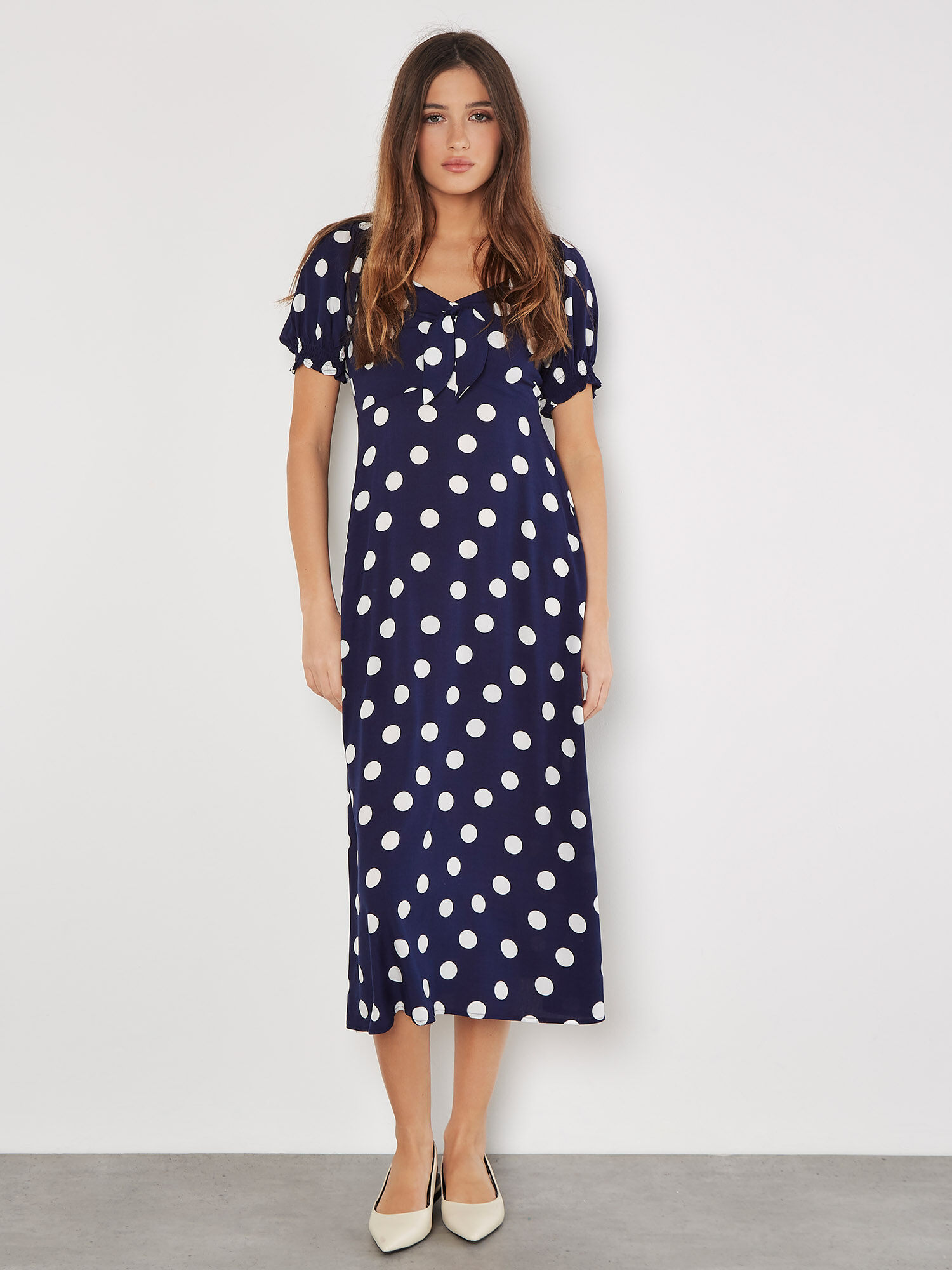 Robe longue a pois bleu marine new arrivals