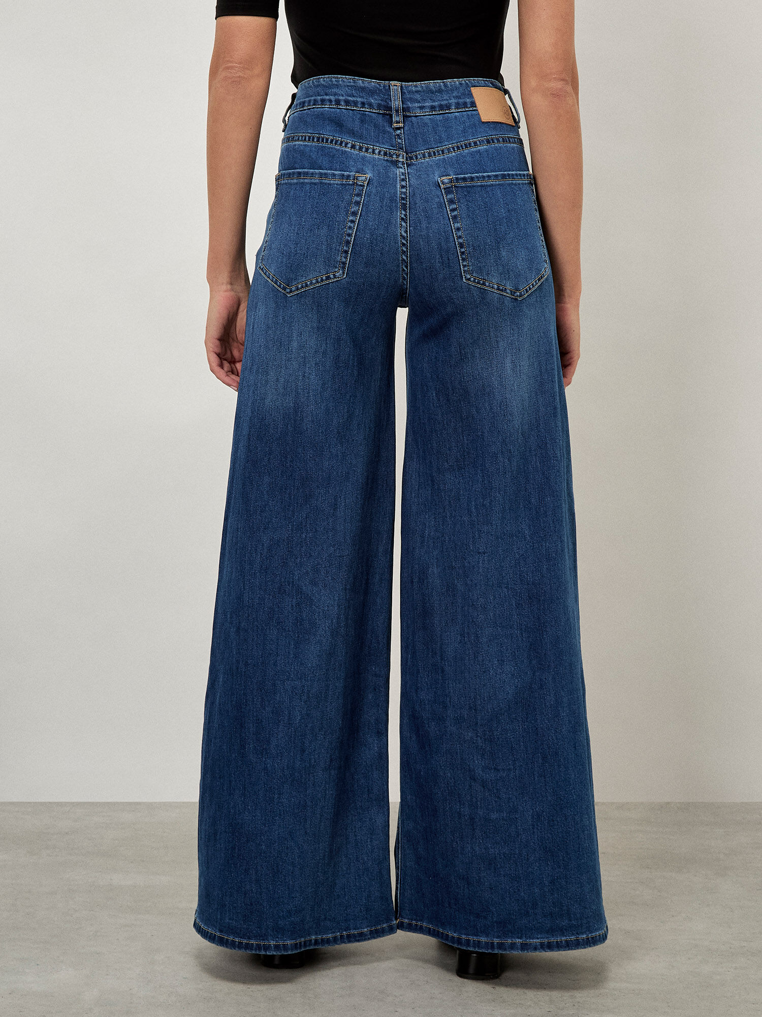 Zana Wide Leg Jeans | Apricot Clothing