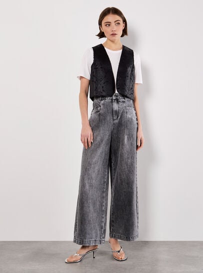 Embossed Paisley Borg-Lined Waistcoat