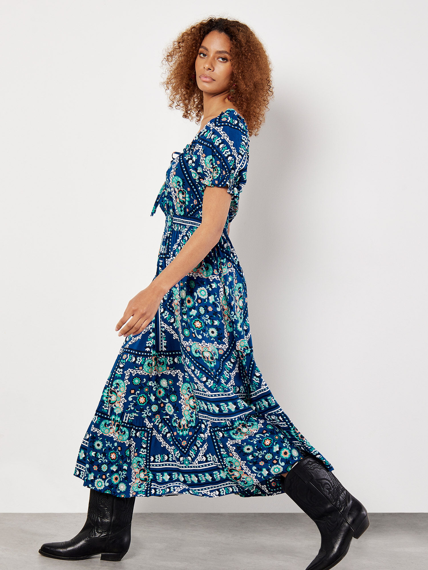 Robe Midi Milkmaid A Imprime Foulard Vetements Apricot