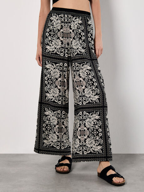 Scarf Print Flare Trousers