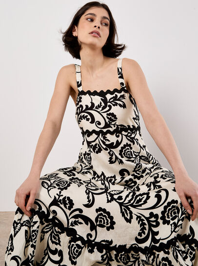 Monochrome Sarasa Floral Maxi Dress