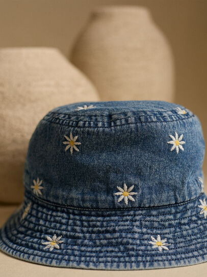 Embroidered Daisy Cotton Bucket Hat