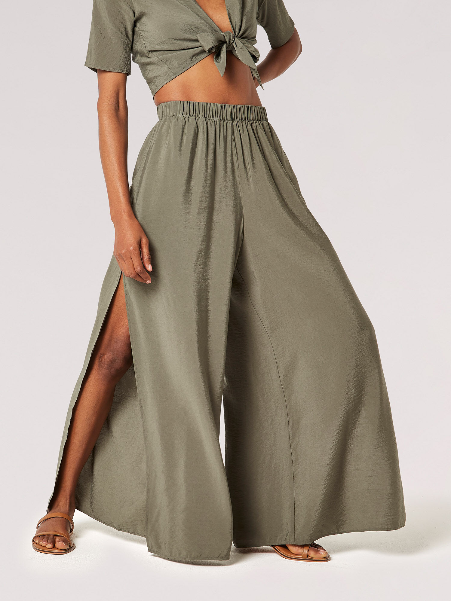Hose mit seitlichen schlitz clearance