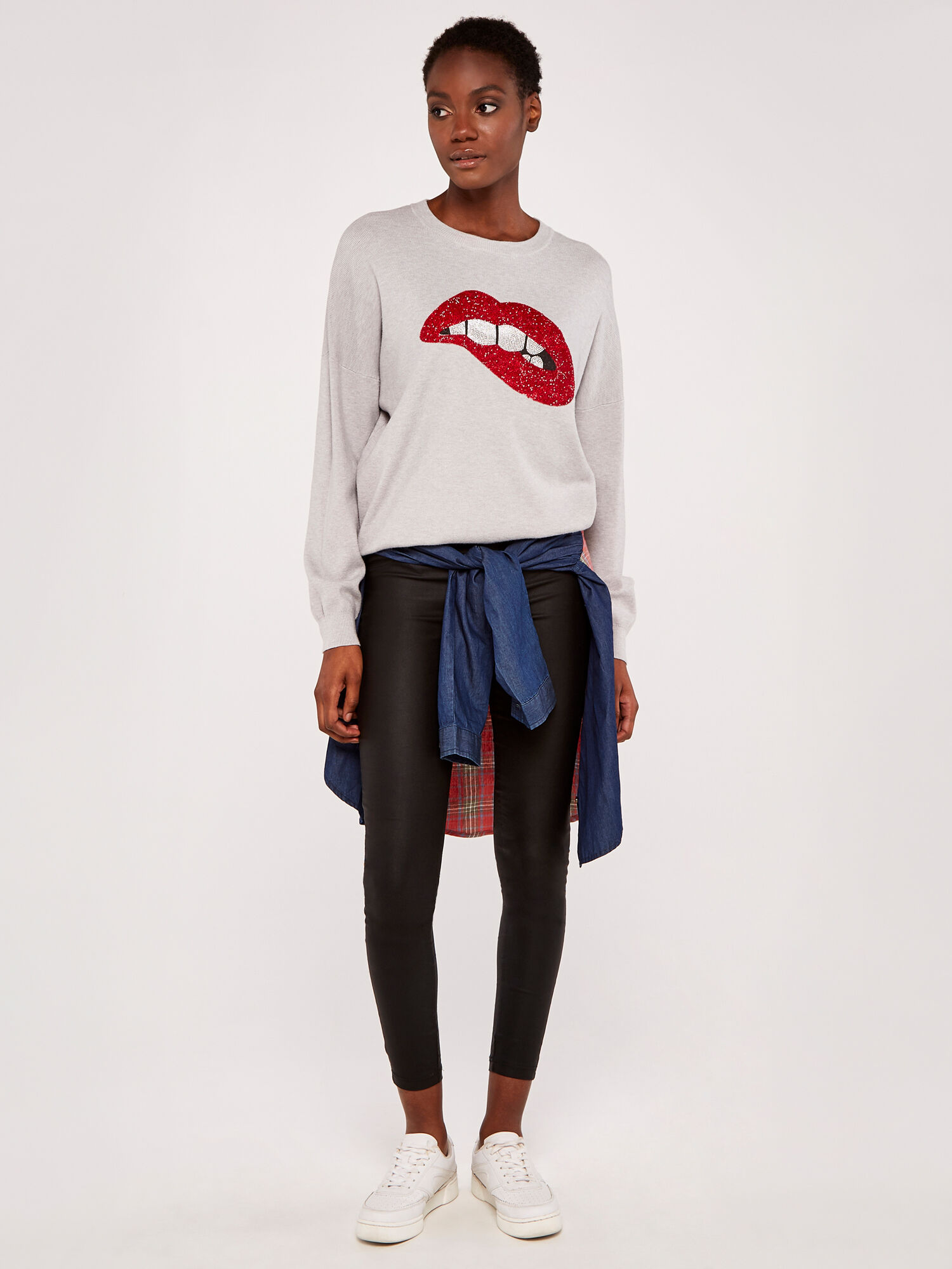 Sweatshirt with sequin lips top