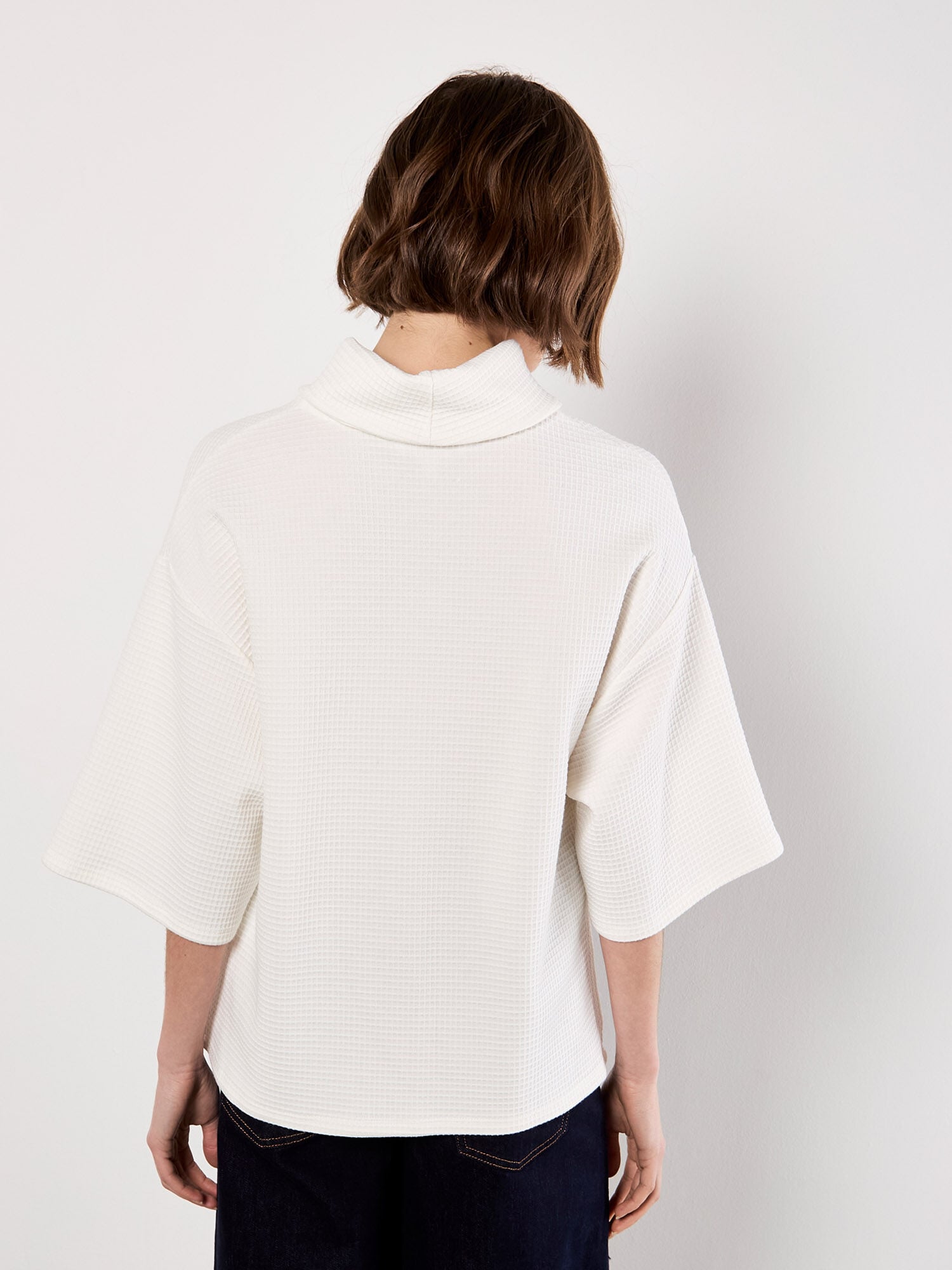 BREATHABLE WAFFLE MOCK NECK TEE &PANTS上下 Waffle Knit Mock Neck T-Shirt | Apricot Clothing