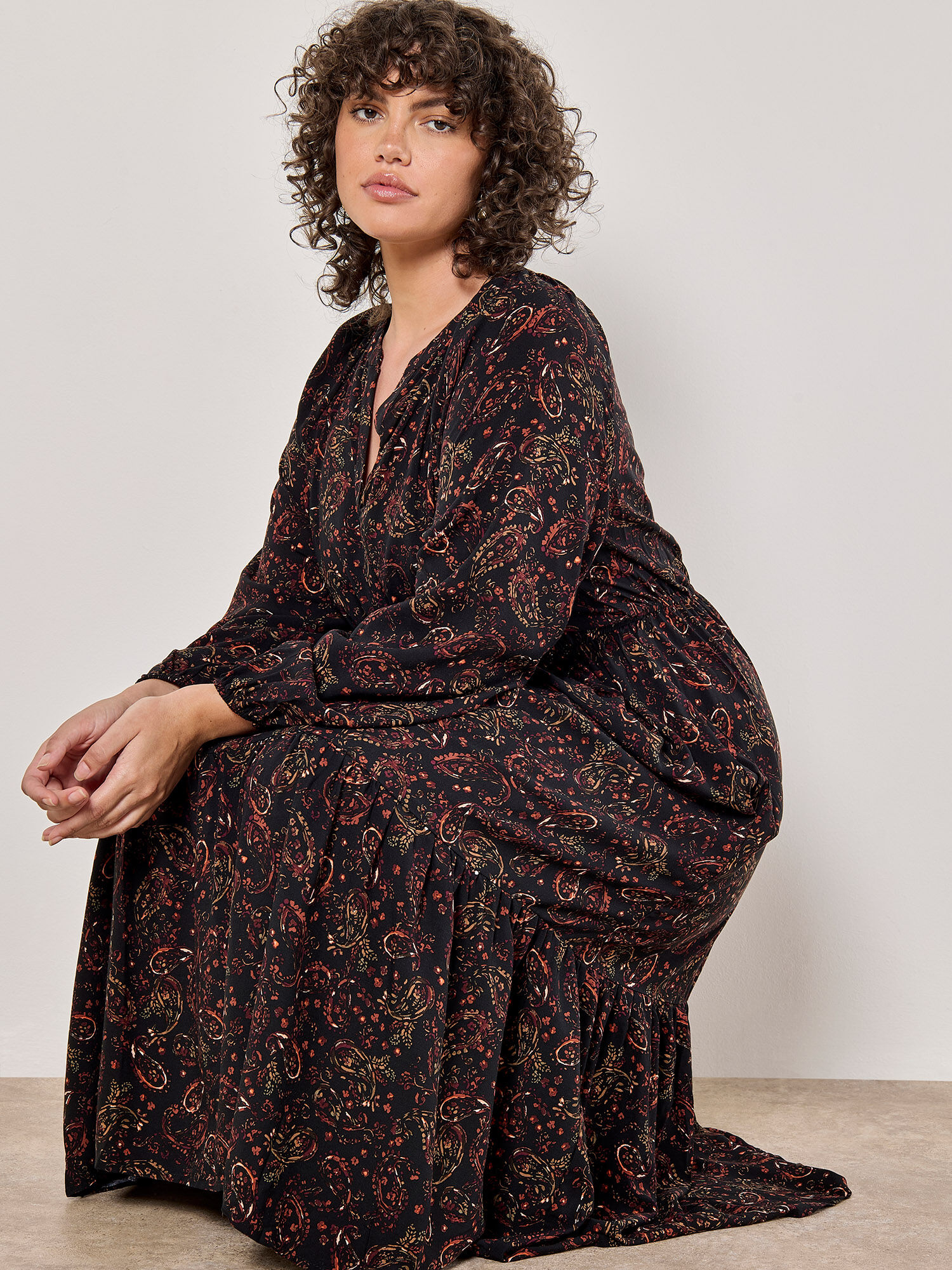 Curve Painterly Paisley Midi Dress | Apricot Clothing Curve Painterly Paisley Midi Dress | Apricot Clothing
