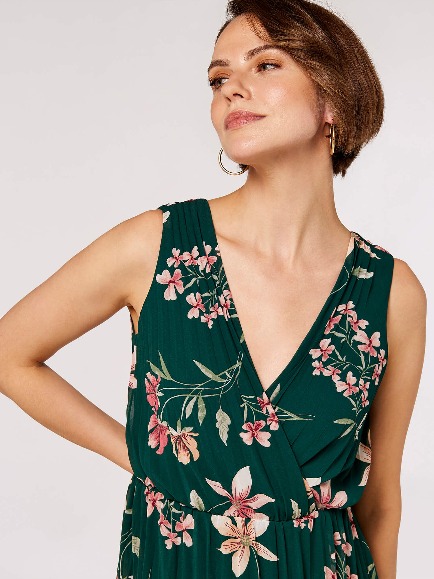 Apricot clothes store