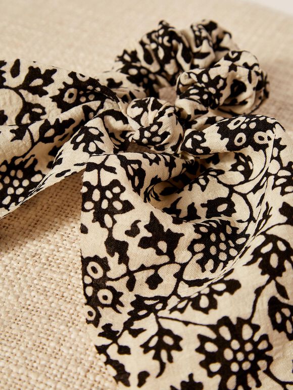 Mono Tails Scrunchie, Black, large