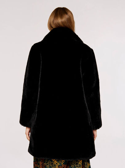Oversized Super-Soft Faux Fur Coat