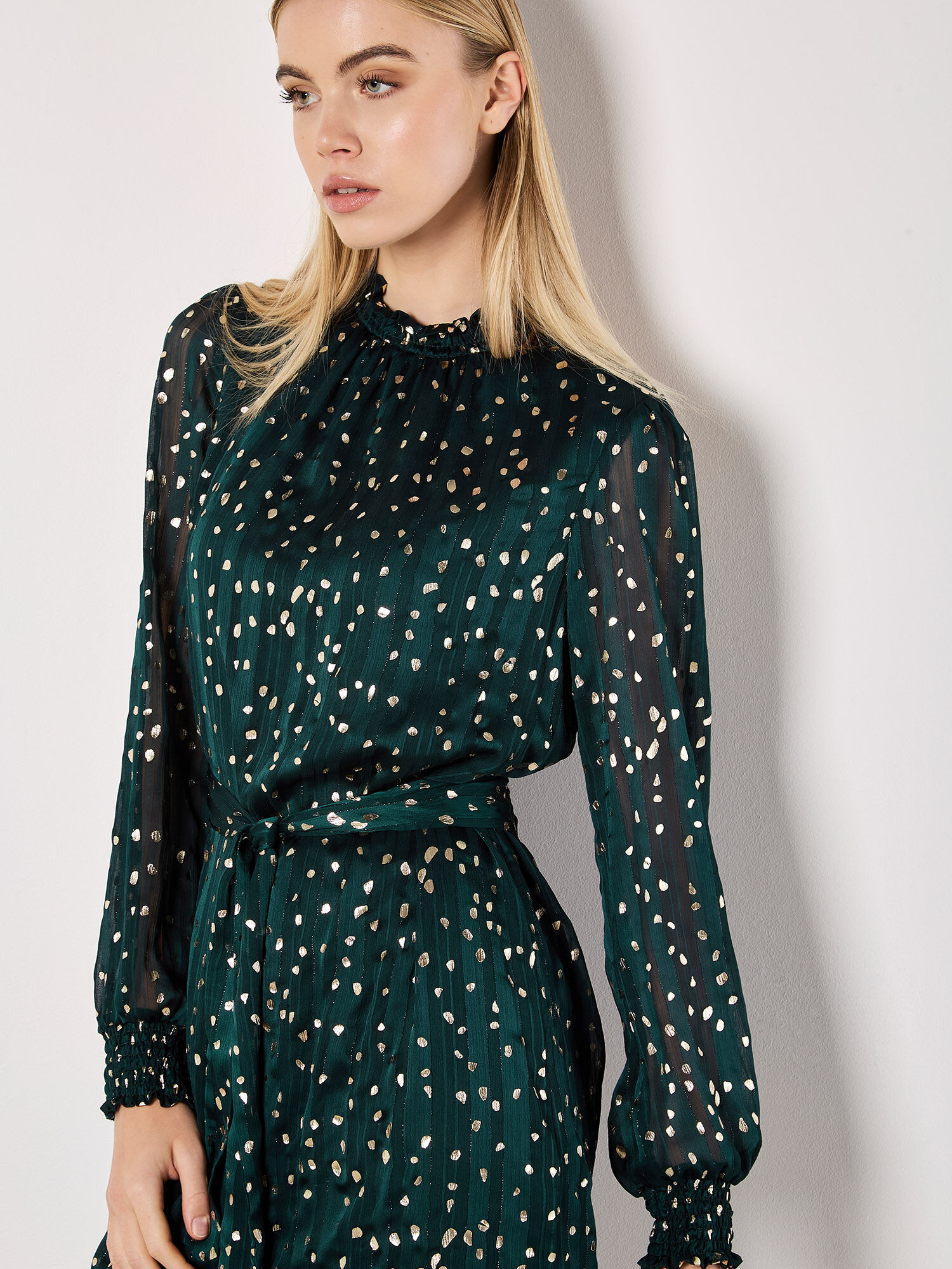 Mini Robe En Feuille D Or A Rayures Vetements Apricot