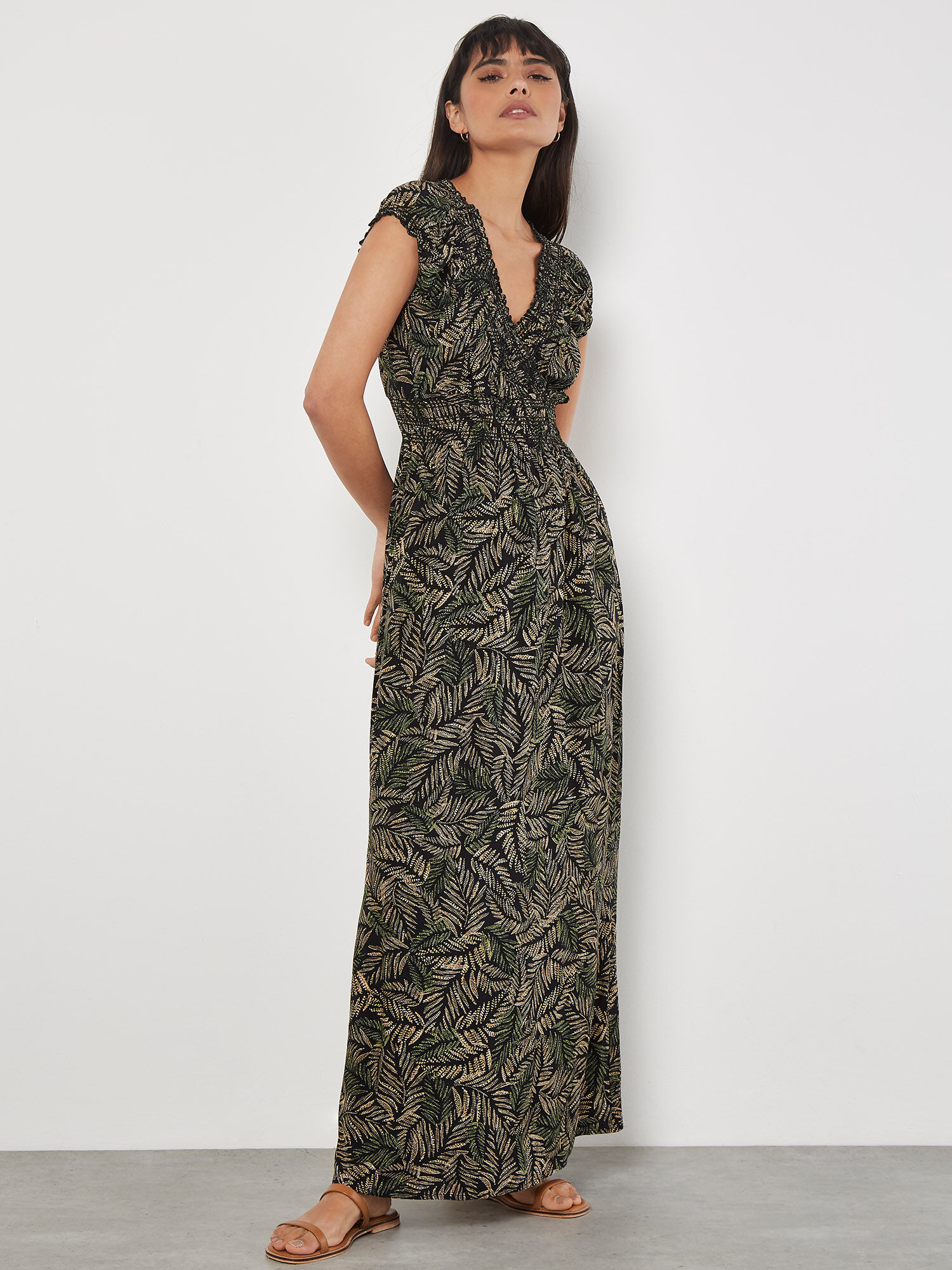 Maxi dress leaf print discount