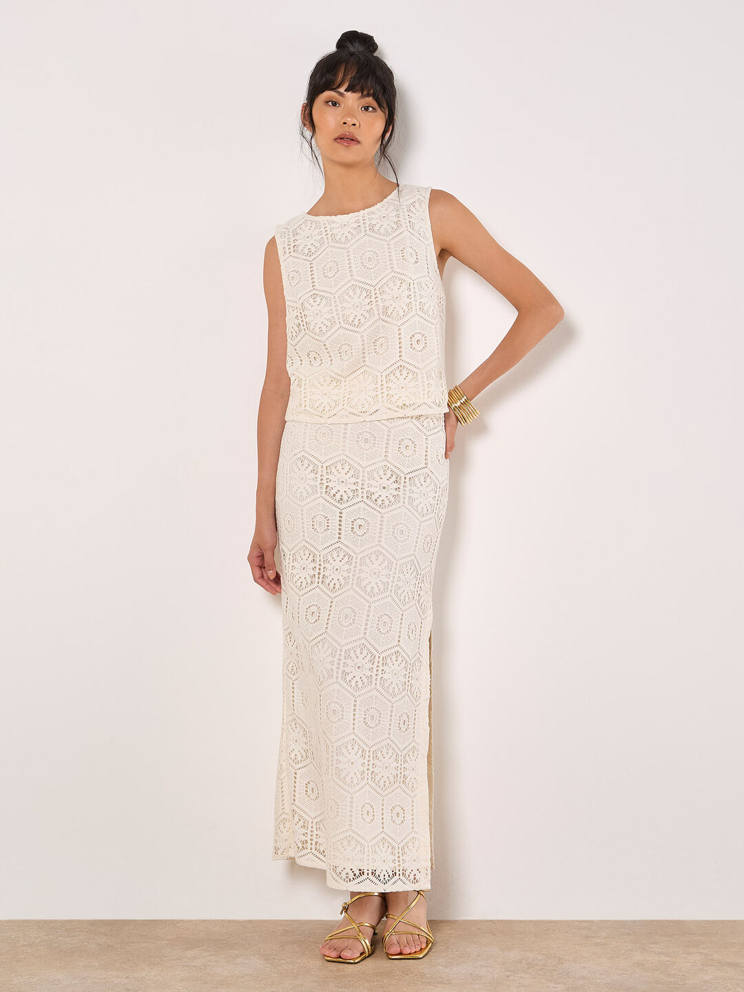 White Crochet Lace Tile Co-ord