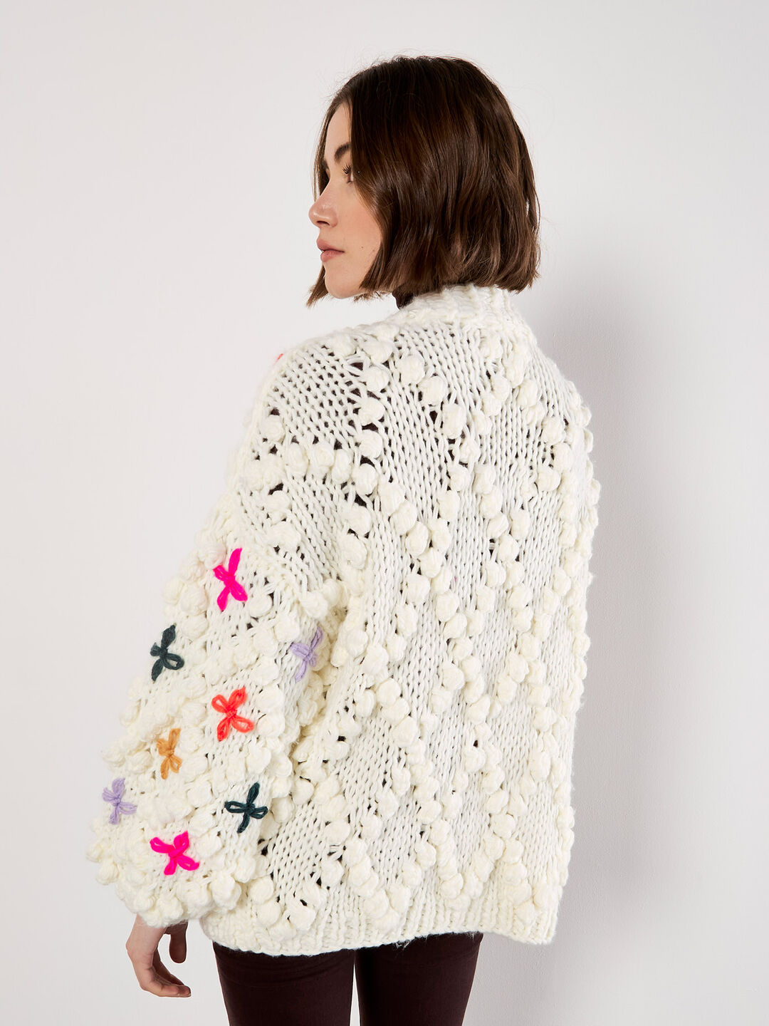 Grobstrick-Cardigan mit 3D-Blumen Apricot Clothing