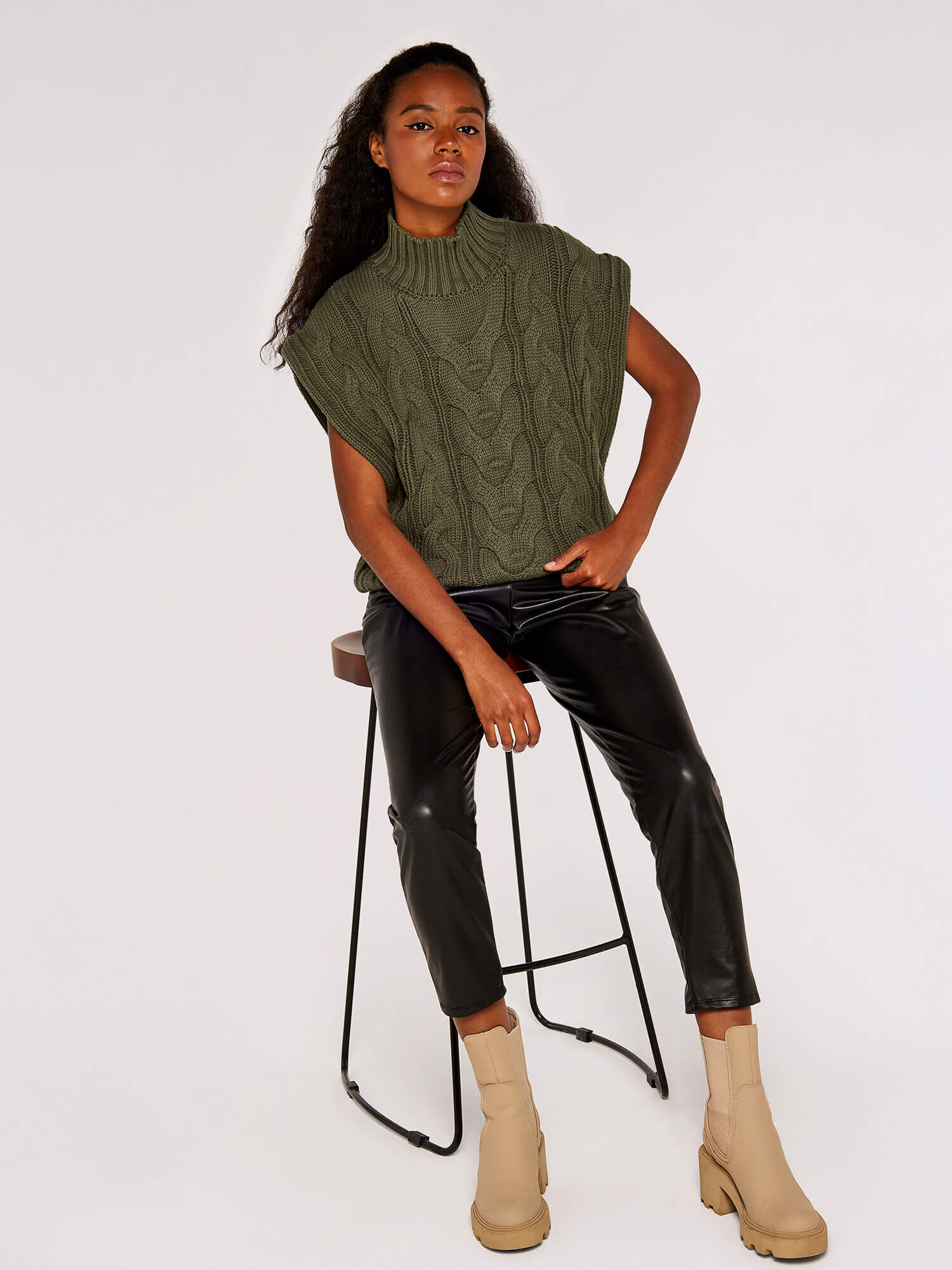 Khaki sweater outfit 2025