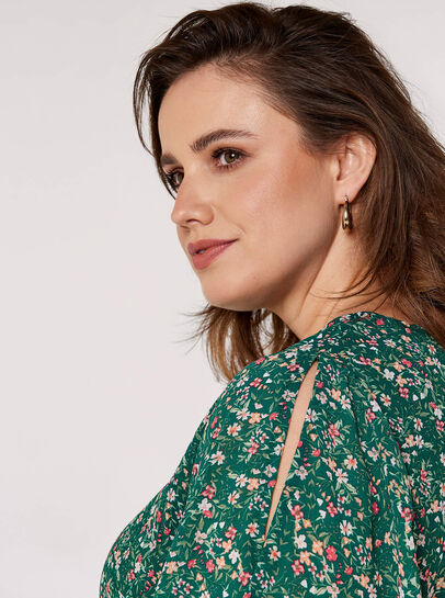 Curve Ditsy Floral Top