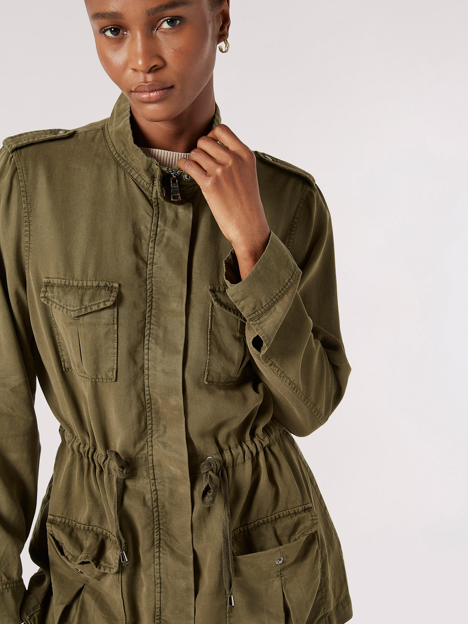 Drawstring windbreaker online