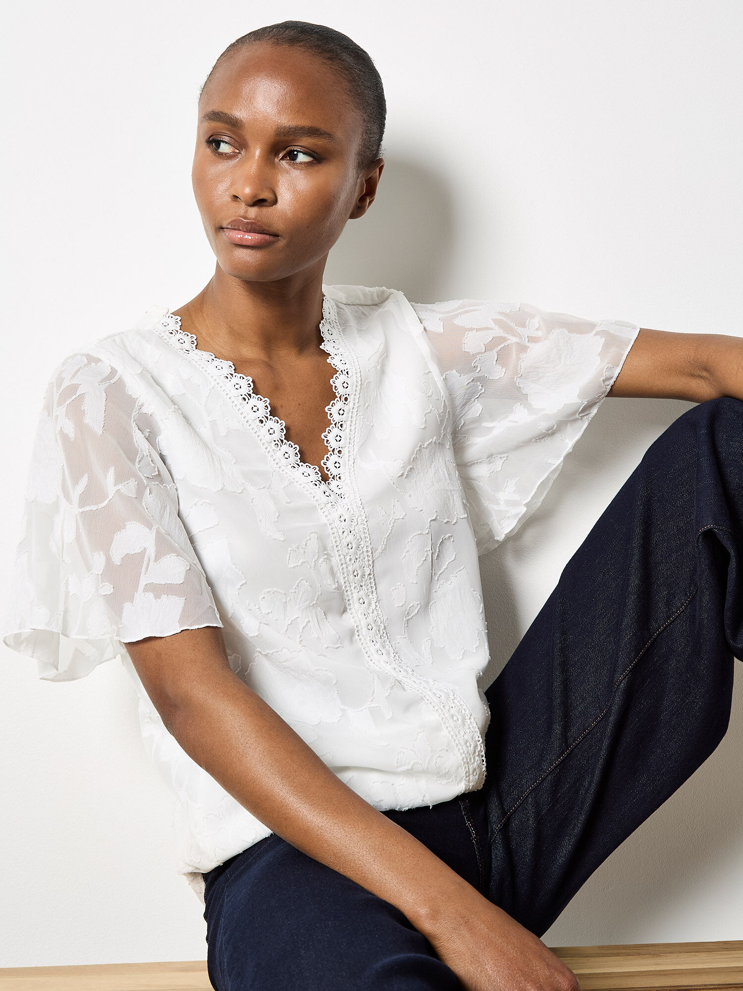 Crochet Trim Floral Jacquard Blouse | Apricot Clothing