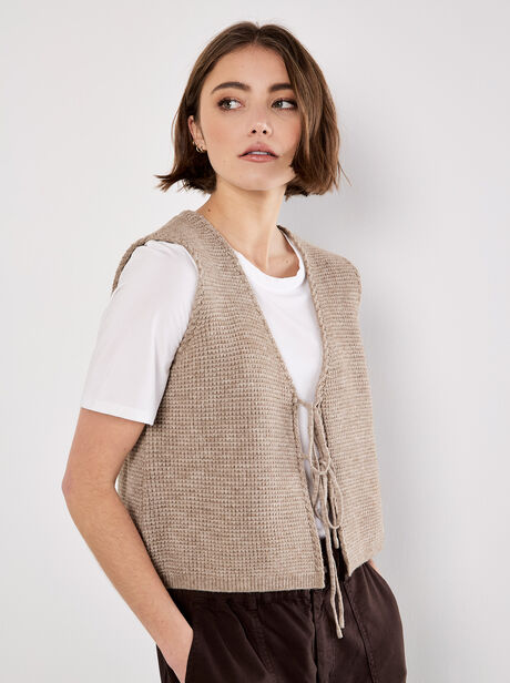 Scallop Edge Waffle Knit Waistcoat